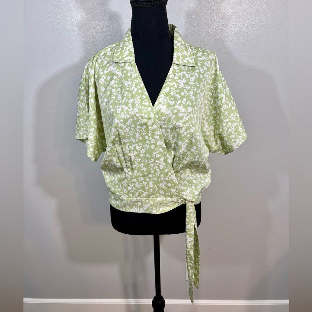 Buffalo David Bitton Floral Wrap Short‎ Sleeve Top